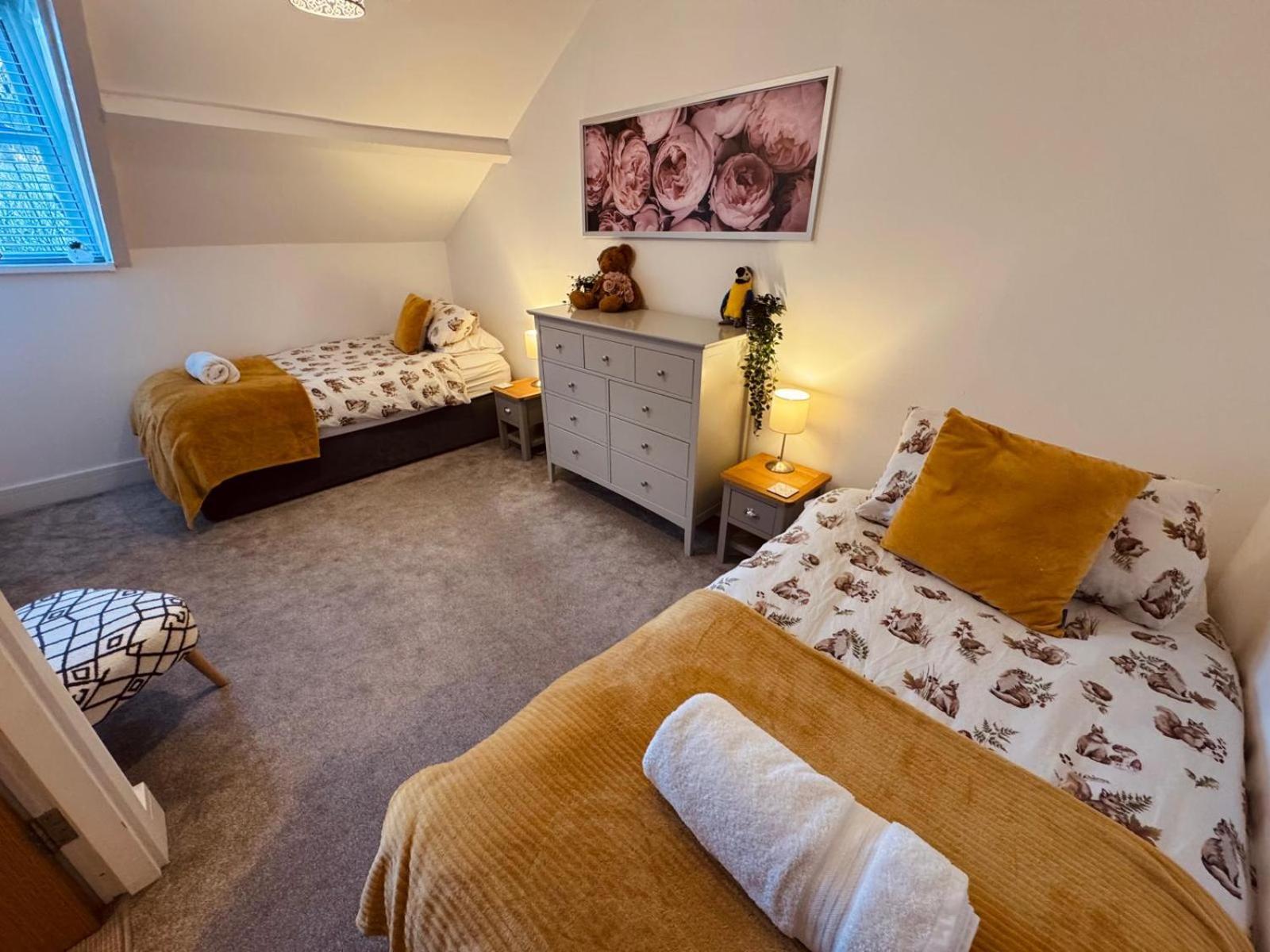Lola'S Loft With Lake Views - Central Bowness - Pet Friendly Екстер'єр фото